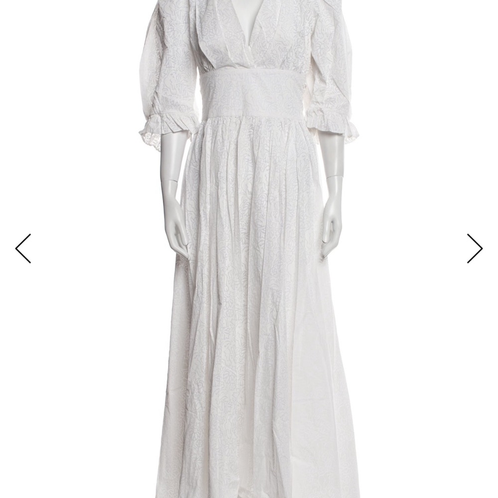 Chic White Maxi Dress with Bow Detail